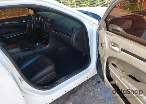 2021 Chrysler 300 300S z USA, uszkodzony, nr VIN 2C3CCABG0MH537039